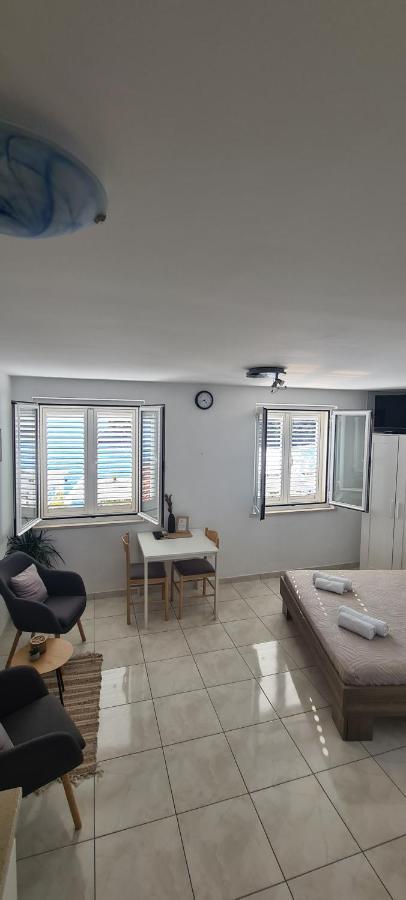 Apartments Matea Studio Apartment Štikovica Eksteriør billede